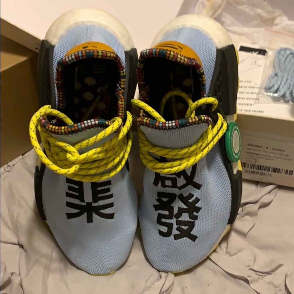 Shoes - Picture 4 of 5